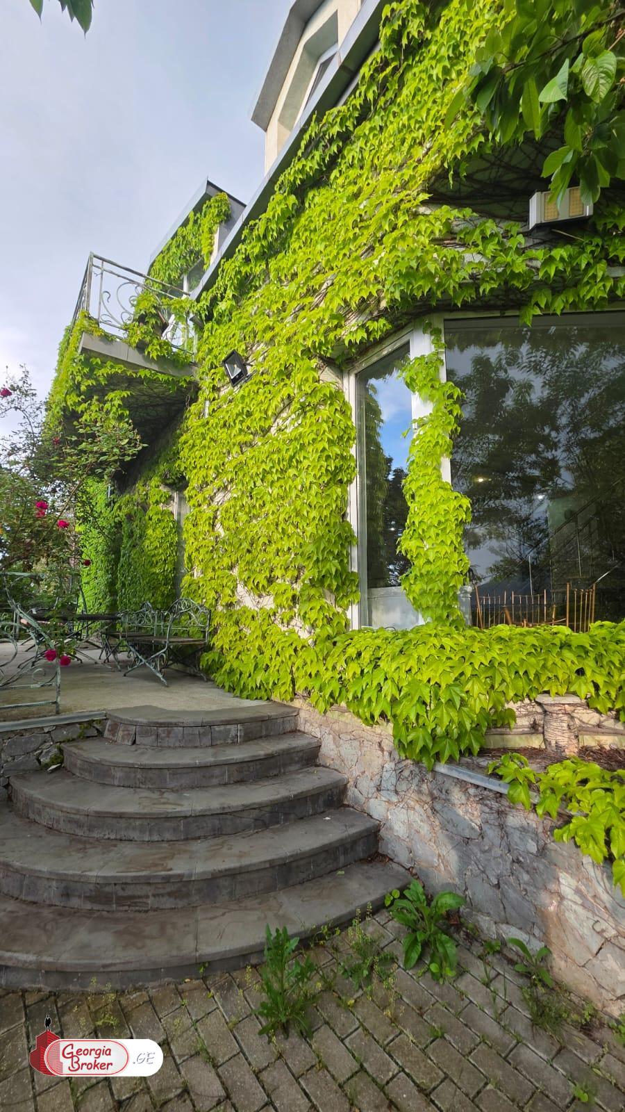 nearly repaired 7-room house for rent